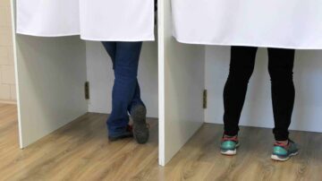 Az idén csak voksoltam – szavazatszámlálóként gyorsabban telt az idő – előítéletesen találgattuk a polgárok világlátását