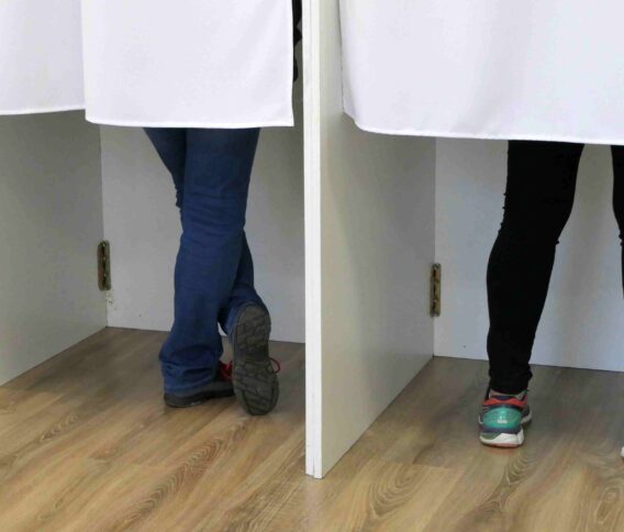 Az idén csak voksoltam – szavazatszámlálóként gyorsabban telt az idő – előítéletesen találgattuk a polgárok világlátását