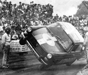 A gépkocsinyeremény betétkönyv népszerűsége – kár, hogy a nyertest nem értesítik még ha kéri sem