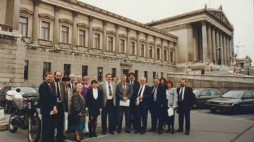 OMW 94 Bécs  – a parlament gazdasági bizottsága a sógoroknál – harminc éves történet – három éjszakás konszenzus