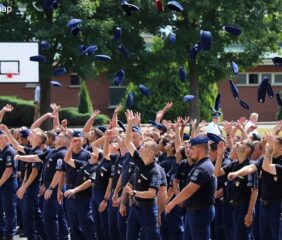 „Ha valaki meg akar élni, kénytelen másodállást vállalni” – interjú a rendőrszakszervezet vezetőivel