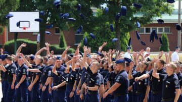 „Ha valaki meg akar élni, kénytelen másodállást vállalni” – interjú a rendőrszakszervezet vezetőivel