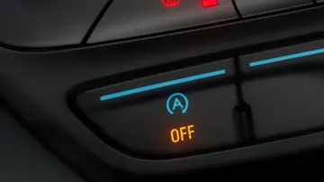 Ezt a gombot minden autós utálja, pedig sokat spórolhatna vele