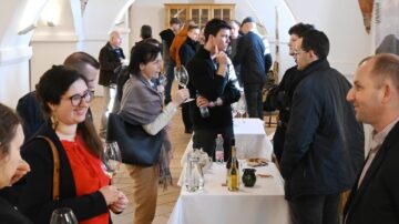 Sztárborászok csúcstalálkozója a Tokaj-Hegyalja Egyetem „Furmint Summit” konferenciáján