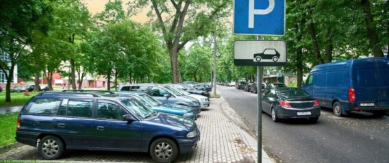 Hátrafelé parkolsz? A pszichológia szerint ez sokat elárul a személyiségedről és a sikerhez való hozzáállásodról