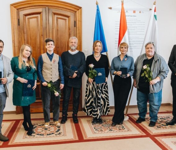 Karácsony Gergely újságírókat tüntetett ki – a Szabad Európa és D. Tóth Kriszta is a díjazottak között