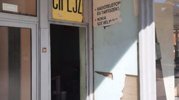 Aranyat értek a pár négyzetméteres butikok – kinek jutott eszébe a kapualji kisboltok elrablása