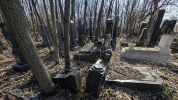 Megmentették volna Európa legnagyobb zsidó temetőjét, de a hitközség nemet mondott  — ?