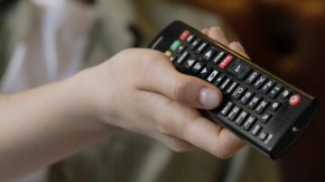 A TV2 elárulta, mennyit kapott a 7,7 milliárdos állami tévés reklámpiacból – az RTL nem reagált