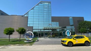 Magyar Péter: Totális politikai terror és megfélemlítés alatt dolgoznak az MTVA munkatársai, még most is fenyegetik őket