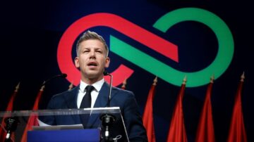 Magyar Péter: Elvárom a báboktól, hogy vállalják a személyes és szakmai felelősséget – élőben a leendő miniszterelnök nemzetközi sajtótájékoztatójáról