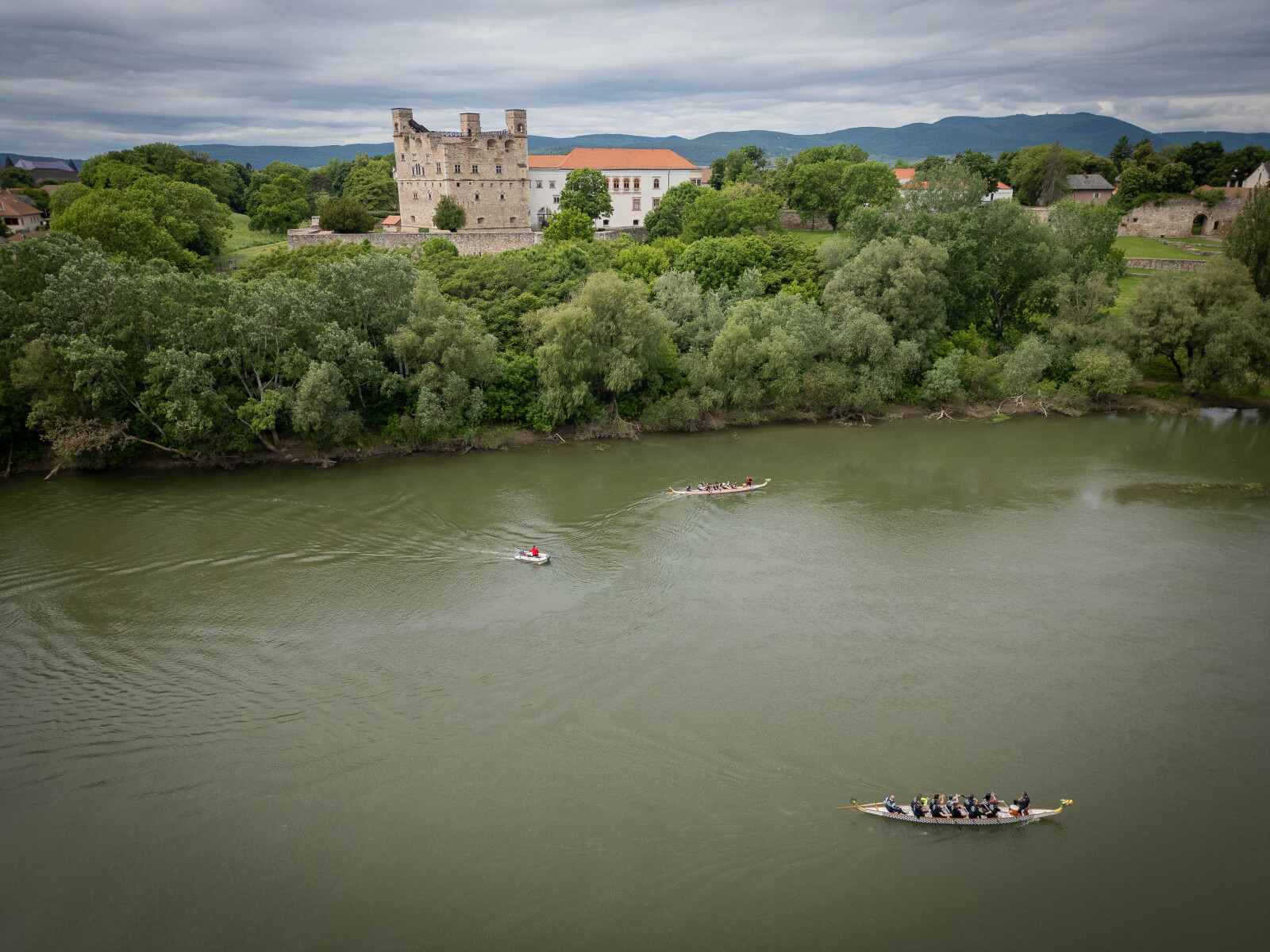 Megkezdődött a csapatok formaidőzítése sárospataki sárkányhajó világbajnoki selejtező futamra