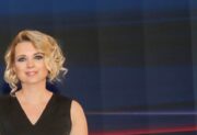Pezsgővel ünneplik Szalai Vivien elbocsátását a TV2 munkatársai