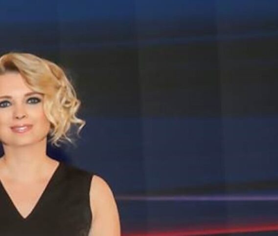 Pezsgővel ünneplik Szalai Vivien elbocsátását a TV2 munkatársai