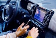 A médiapiacot is érintené a Momentum csomagja: digitális rádiózást is javasolnak a TISZA-kormánynak