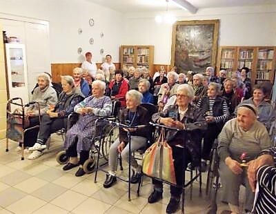 Választási megfigyelőket a szociális intézményekbe – hogyan akadályozzuk meg az idős emberek befolyásolását – legalább 600 voks a tét