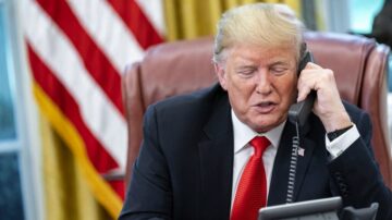 Trump börtönnel fenyegeti az újságírókat, ha nem adják ki az informátoraikat