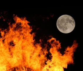 Valami nagyon nincs rendben: ezért gyújt tüzet a NASA a Holdon