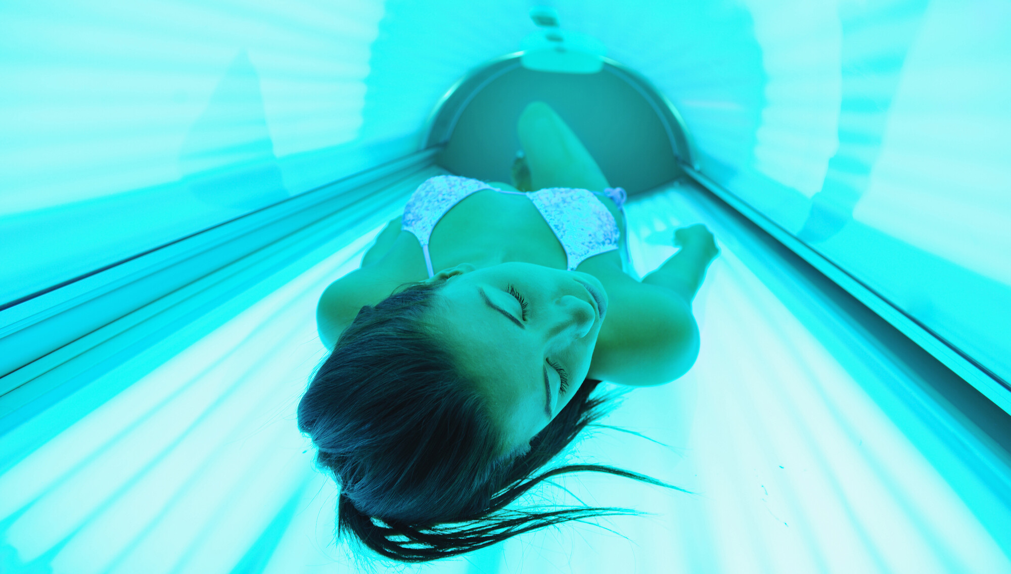 Betiltják a 18 év alattiak szoláriumhasználatát