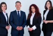 Magyar Péter bejelentette a új kormányszóvivőket és fontos kijelentést tett a sajtóval kapcsolatban