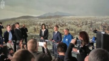Nem kérdezhetett a 24.hu és a Magyar Hang az új kormány első sajtótájékoztatóján
