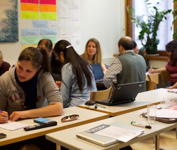 Új szakmai díjjal ismeri el a felnőttképző intézményeket a Kamara