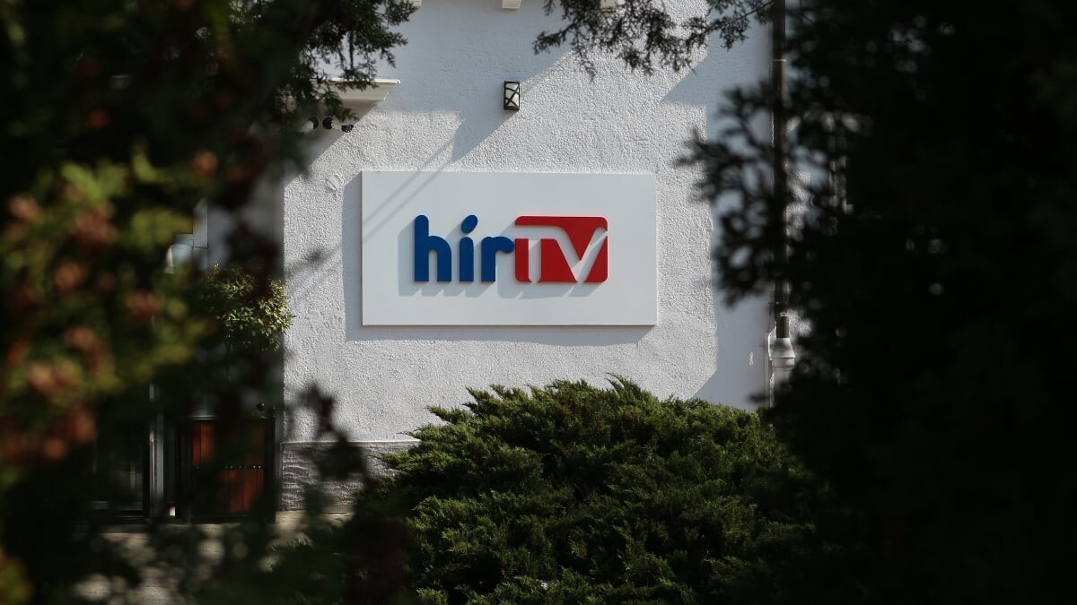 „Nem állunk kapcsolatban Nyasinellával” – Álhírt terjeszt a HírTV és az Origo a Szivárvány TV-ről