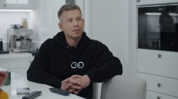 Magyar Péter reagált Balásy Gyula könnyes interjújára, amivel felajánlotta a cégeit az államnak