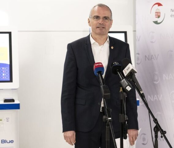 Búcsúzik a NAV elnöke a kormányváltás miatt – az igazgatók is követik a példáját?