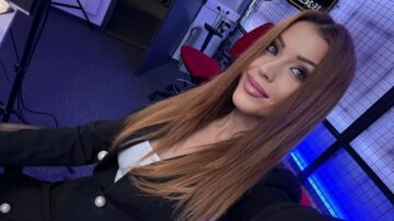 Egy feljelentés szerint leköpte a HírTV-s Palányi Nóra a Szivárvány TV tulajdonosát – a műsorvezető ezt tagadja