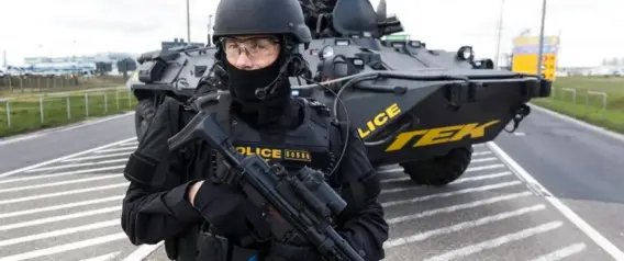 Lelőttek egy idős férfit -gázpisztollyal támadt az állig felfegyverzett rendőrökre – nagyon rácseszett
