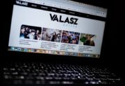 Bocsánatot kért a Válasz Online egy 2013-as Heti Válasz-cikk miatt, amely után civilekre szállt rá a Fidesz