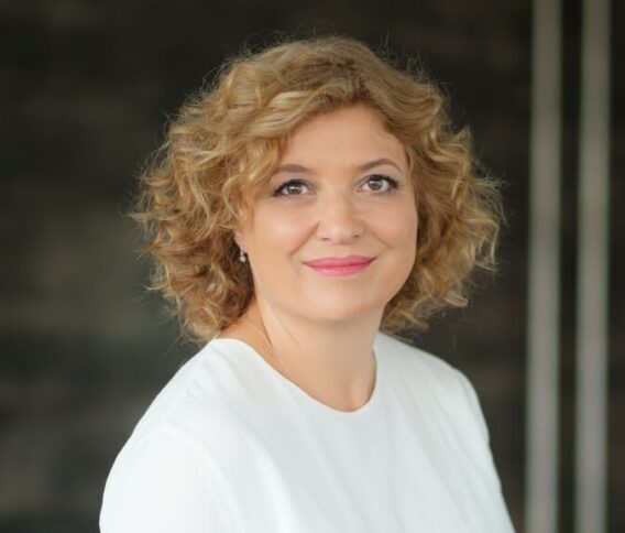 Tarr Zoltán Grósz Juditot, az RTL volt vezérigazgató-helyettesét bízta meg a közmédia átalakításával