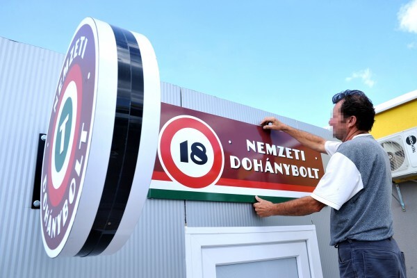 Győzzön a jobbik – vége a trafikmutyinak – jutalomként osztogatták a dohánybolti engedélyeket