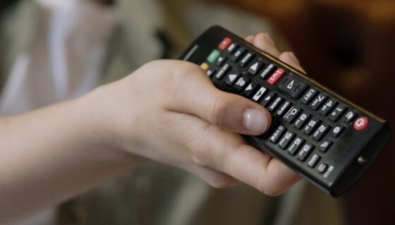 jön a vége, a one teljesen leállítja a földfelszíni tv szolgáltatást